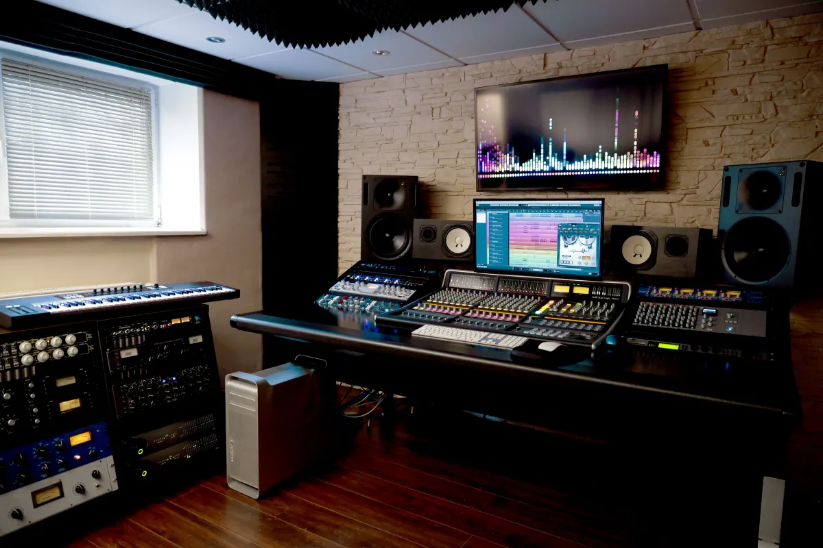 Finding the Perfect Mix and Mastering Engineer for Your Music_3